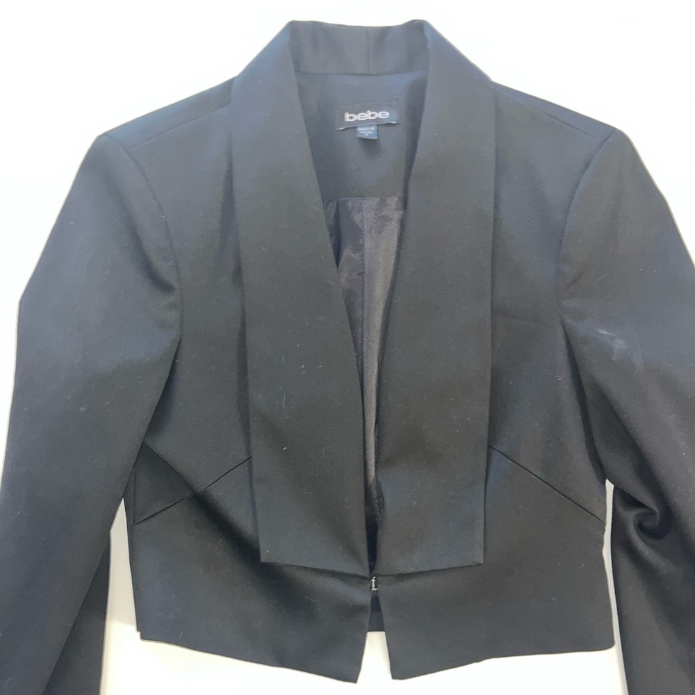 BEBE cropped blazer